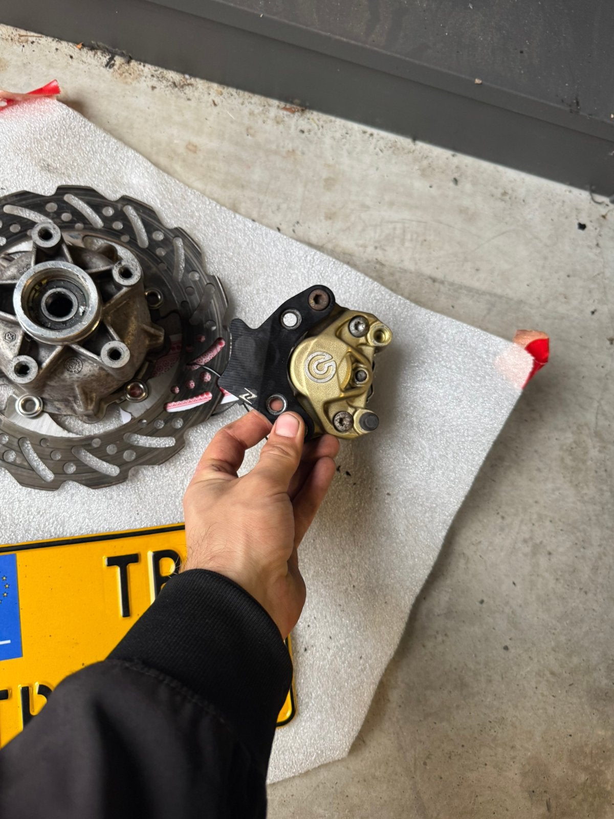 Zelioni zwevend brembo 2p zelioni adapter, Overige typen, M, Ophalen of Verzenden, Zo goed als nieuw