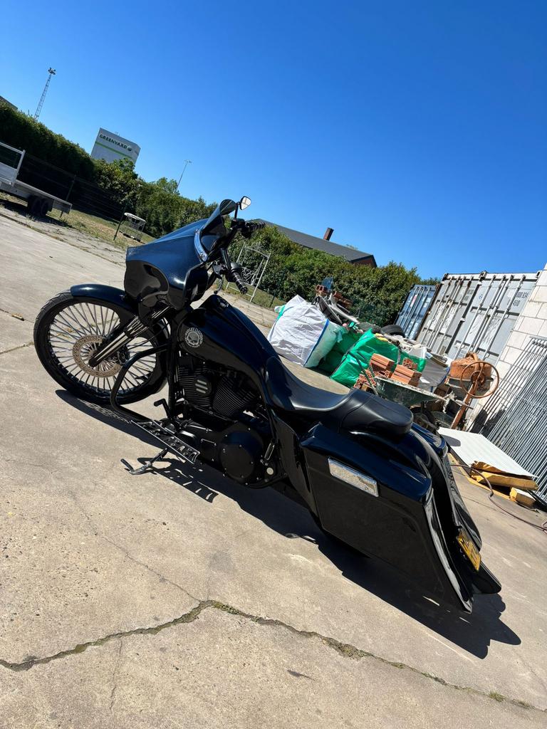 Unieke Harley-Davidson Bagger Custom - Volledig Zwart, 2 cilinders, Motorrijbewijs A, Gebruikt, Particulier