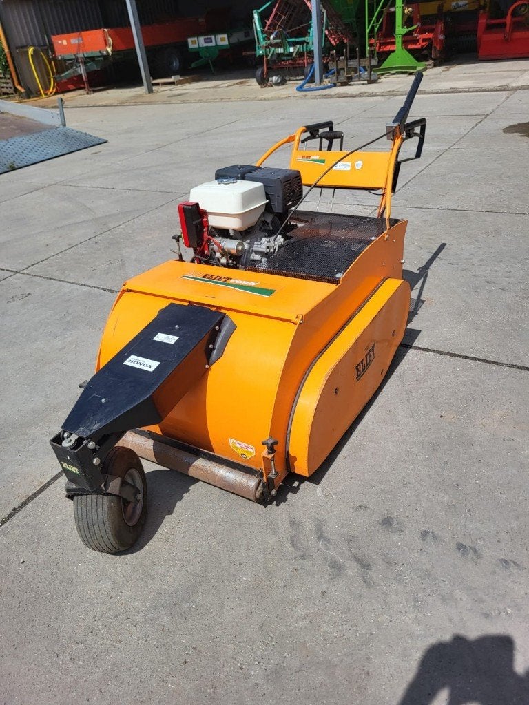 Doorzaaimachine / verticutuurmachine, Ophalen, Zo goed als nieuw, Benzine