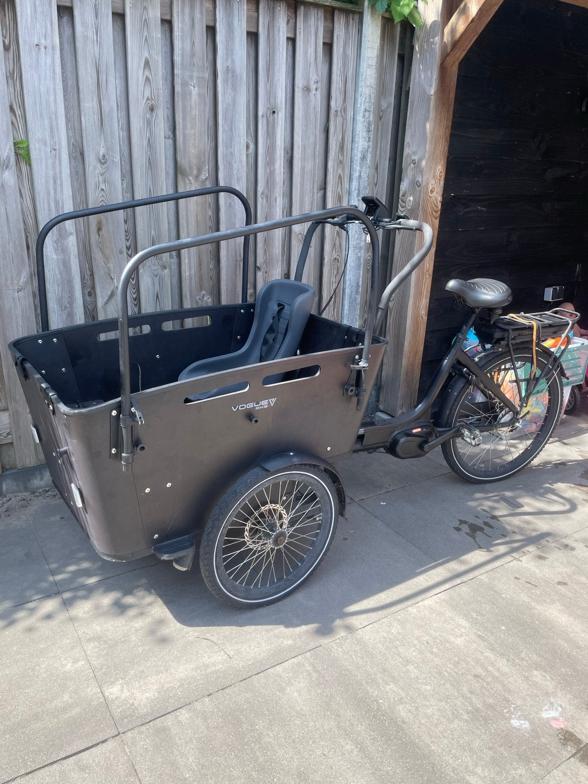 Vogue 3 bakfiets met gebruikerssporen, Gebruikt, 3 kinderen, Elektrisch, Schijfrem
