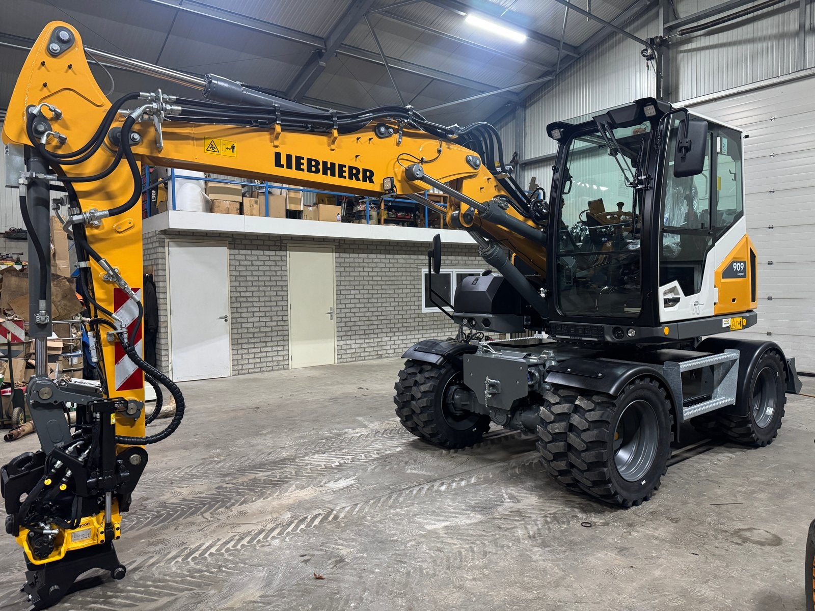 Liebherr A909 Compact Nieuw!! Nr 1 van Nederland, Zakelijke goederen, Ophalen, Graafmachine