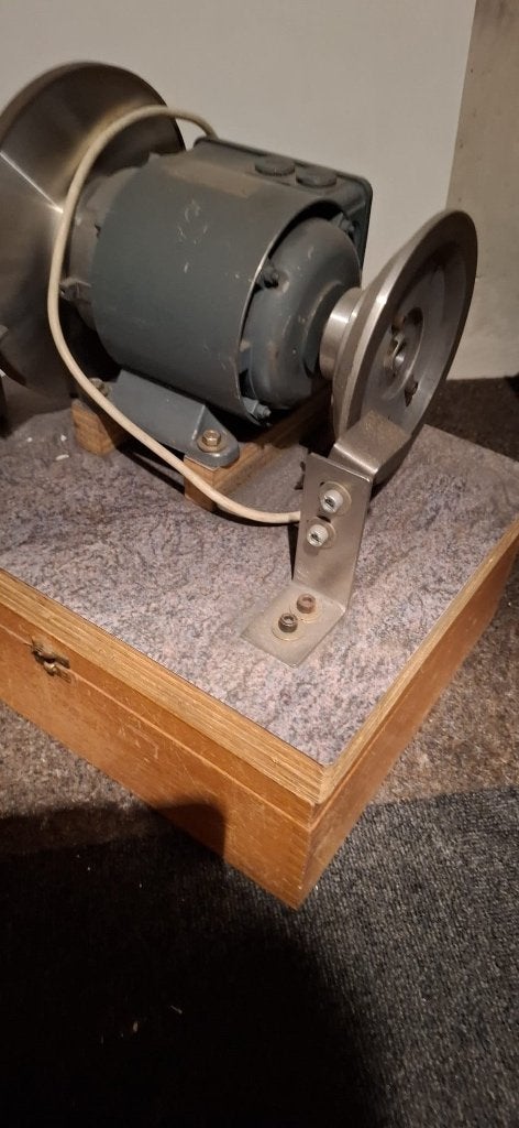 Slijpmachine met diamand slijpschijf., Ophalen, Gebruikt, 700 tot 1000 watt, Werkbankslijpmachine