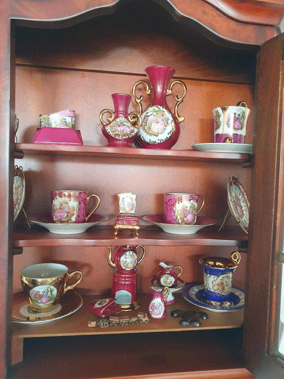 Schitterende 17-delige Limoges set met kastje, Antiek en Kunst, Ophalen
