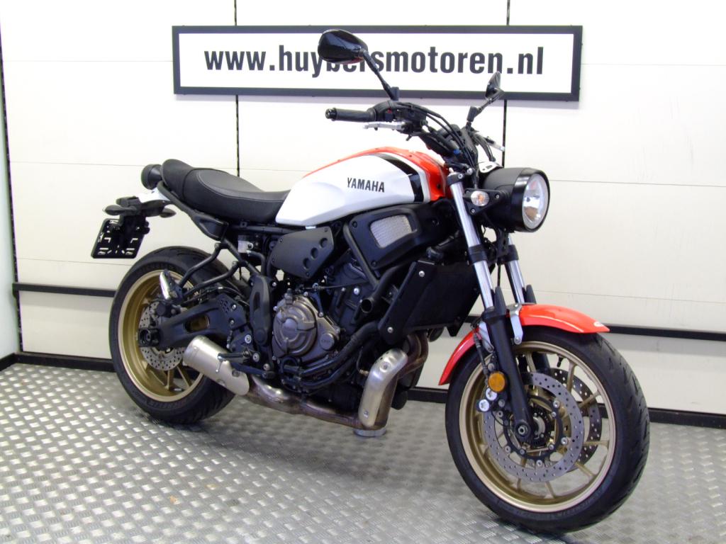 Yamaha XSR 700 ABS Naked 2022 XSR700, Niet ingevuld, 700 cc, 2 cilinders, Bedrijf