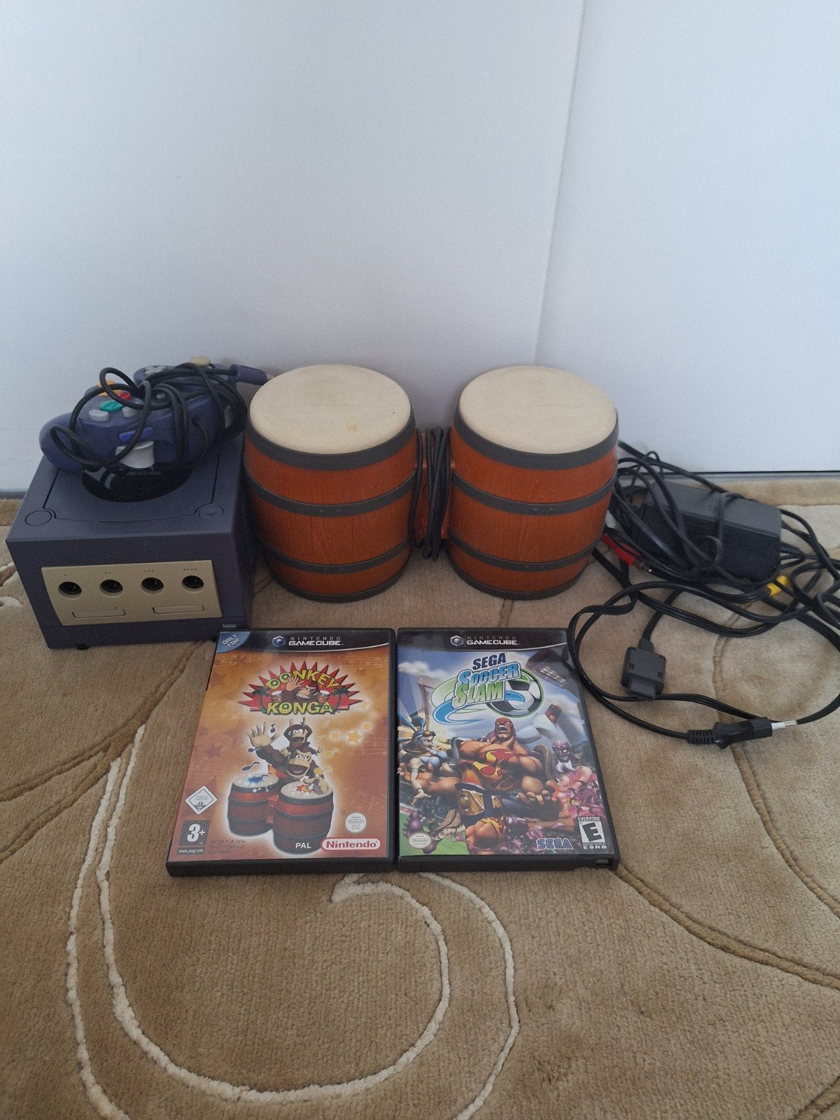 Gamecube met donkey konga, Paars, Ophalen of Verzenden, Met 1 controller, Gebruikt
