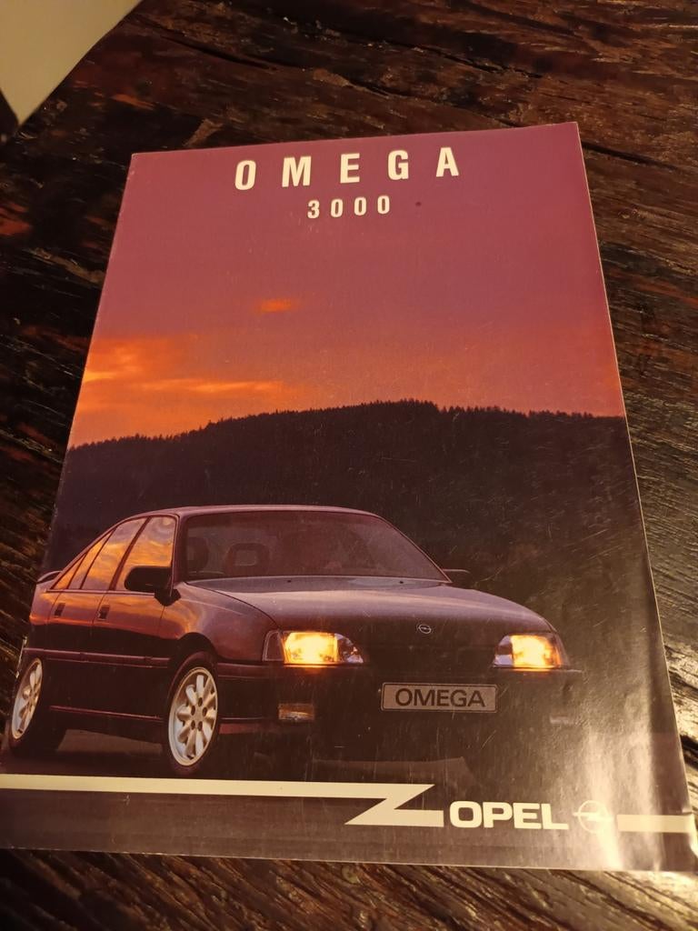 Opel Omega 3000 Folder - Nederlandstalig - Collectors Item, Ophalen of Verzenden, Zo goed als nieuw, Opel