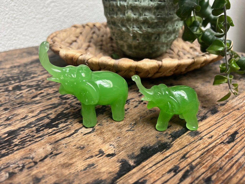 Vintage jade glas olifant set groen, Verzamelen, Beelden en Beeldjes, Ophalen of Verzenden, Zo goed als nieuw, Dier