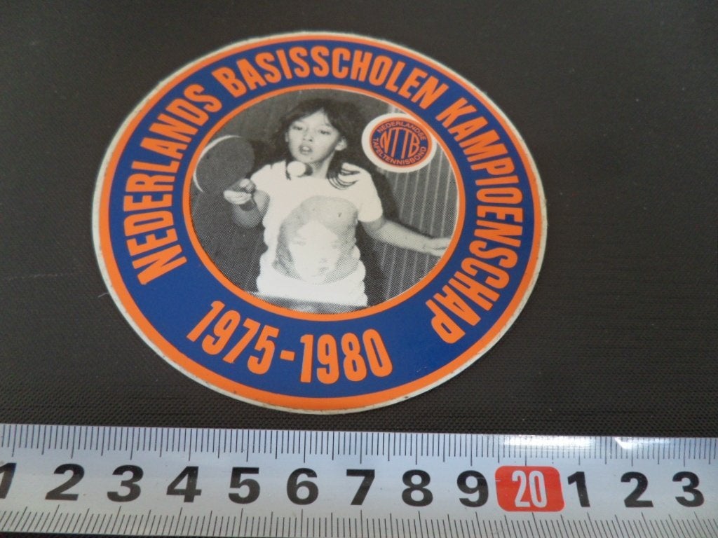 sticker Nederlands Basisscholen Kampioenschap NTTB 1975-1980, Ophalen, Zo goed als nieuw