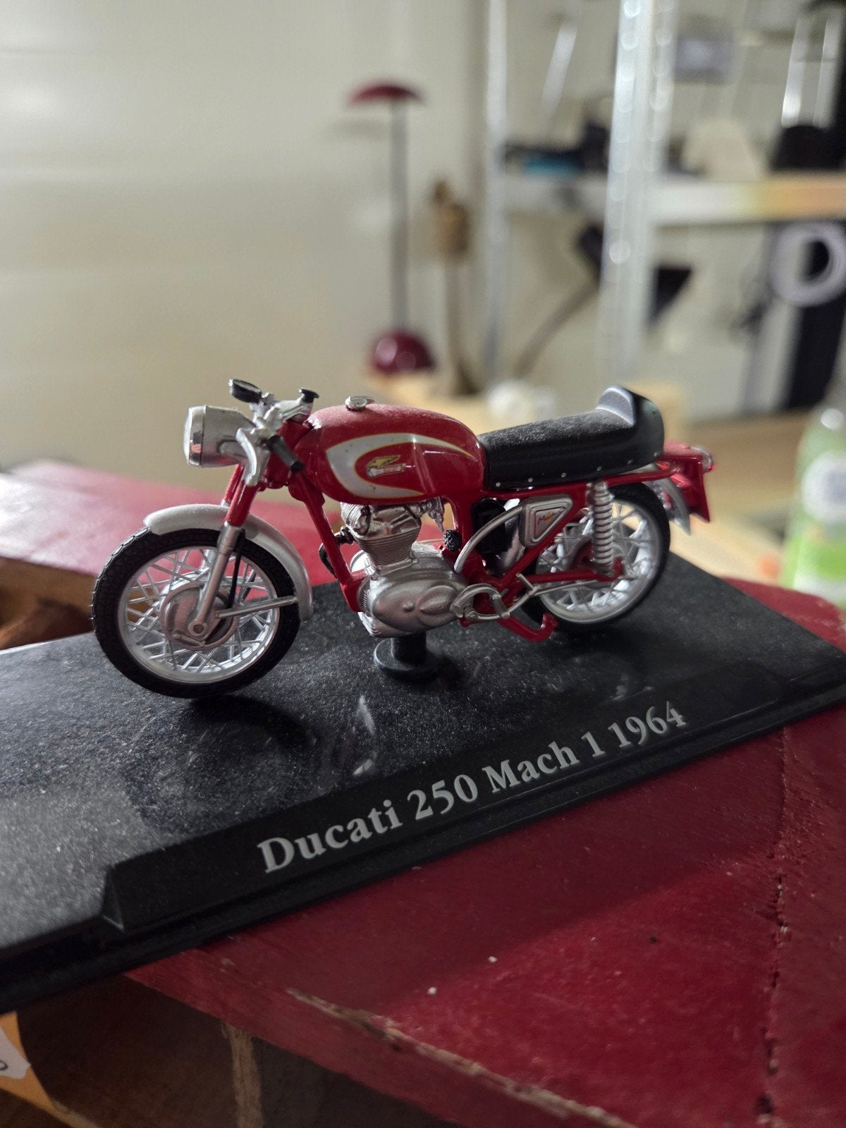 Ducati 250 mach 1 1964 schaalmodel motor, Ophalen, Gebruikt