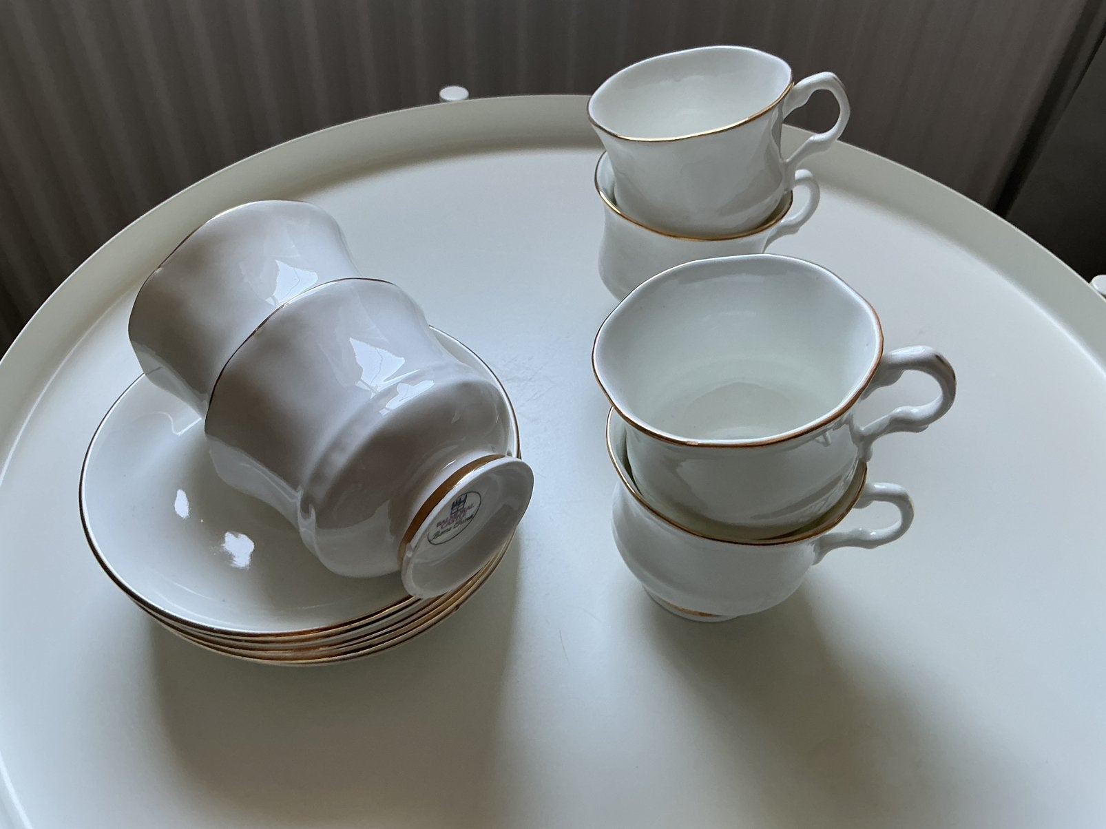 Koffie kopjes wit met gouden rand, Ophalen of Verzenden, Zo goed als nieuw