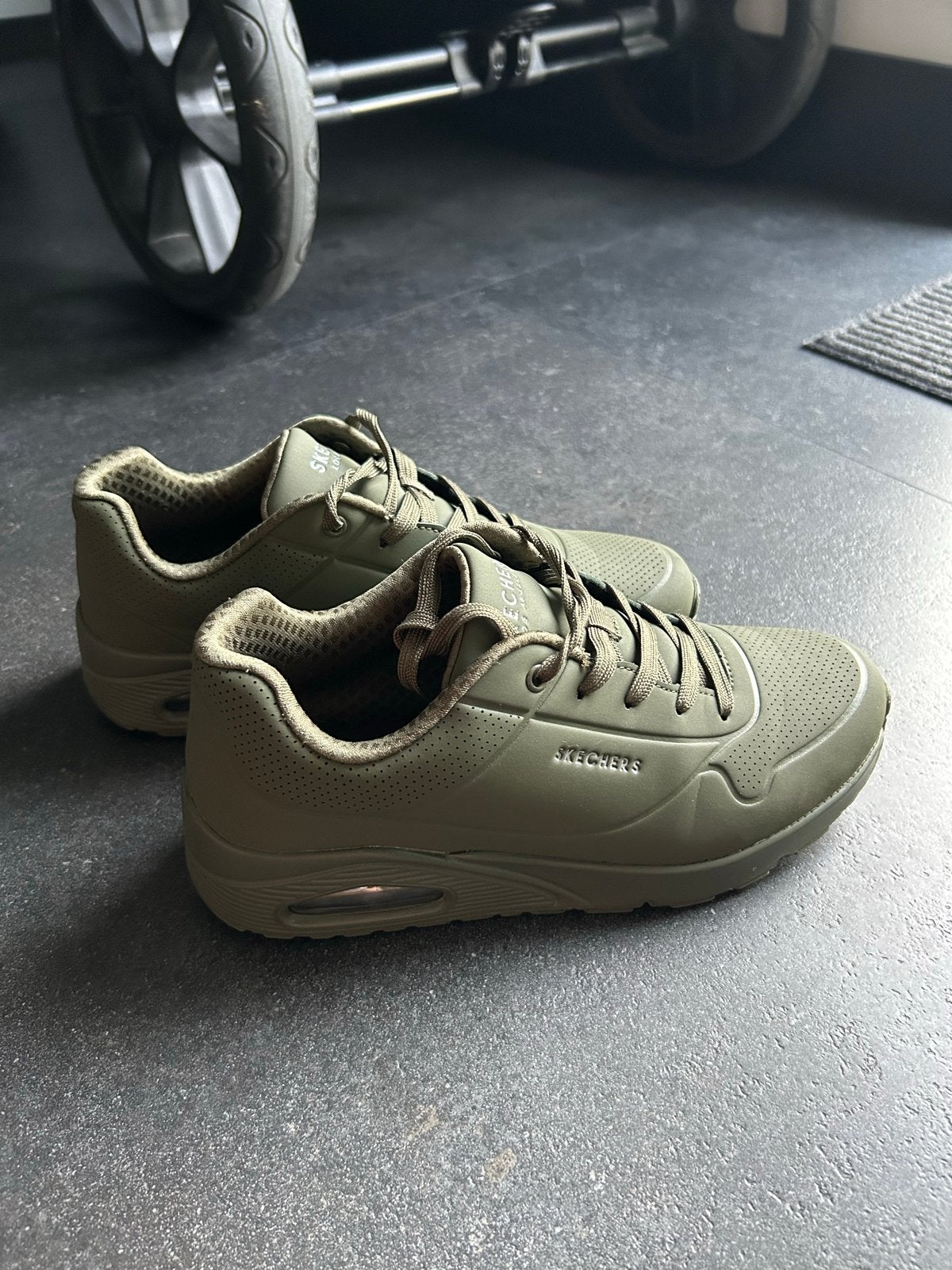 Skechers Air-Cooled Memory Foam Sneakers - Olijfgroen, Ophalen of Verzenden, Groen, Sneakers of Gympen, Zo goed als nieuw