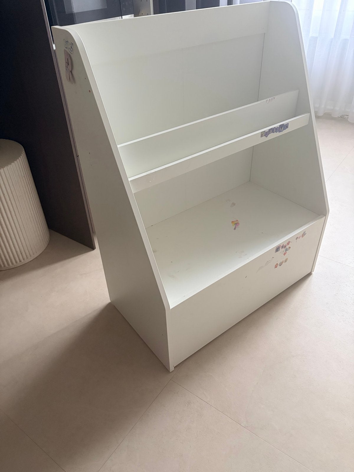 Witte kinder boekenkast met opbergruimte Ikea