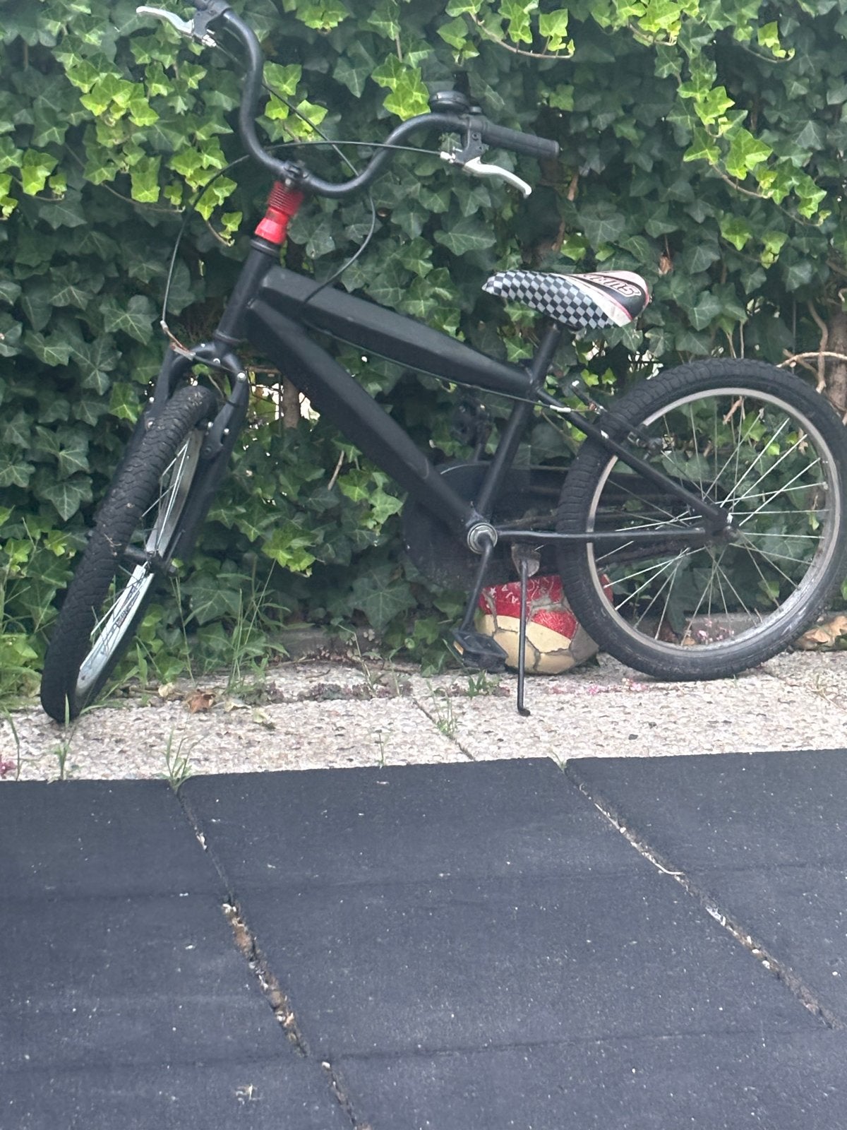 Zwarte kinderfiets met 20 inch wielen, Ophalen, Gebruikt, Velgrem, 20 inch of meer