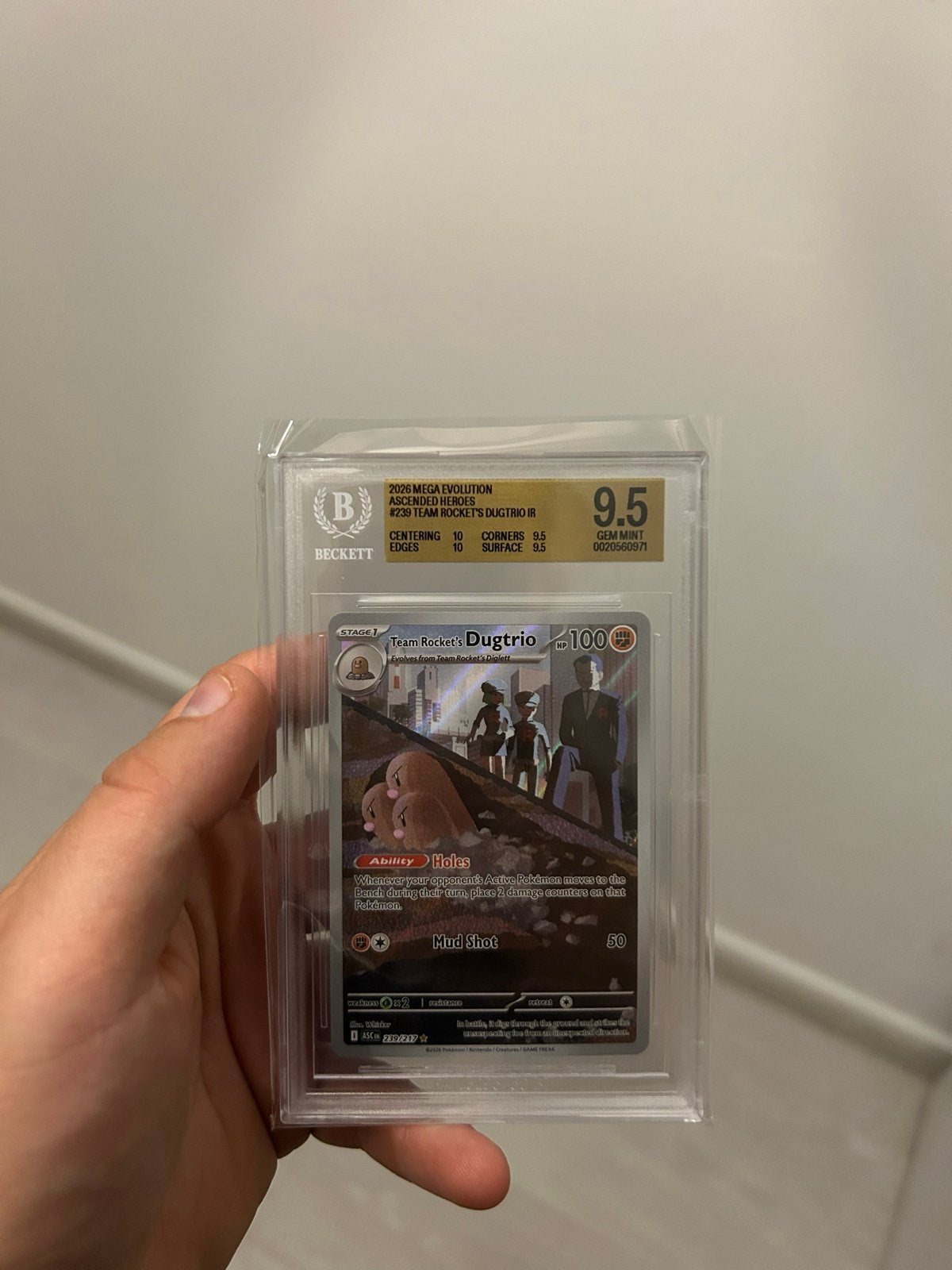 Team Rocket's Dugtrio IR 9.5 Gem Mint Beckett Pokémon Kaart, Ophalen of Verzenden, Zo goed als nieuw, Losse kaart
