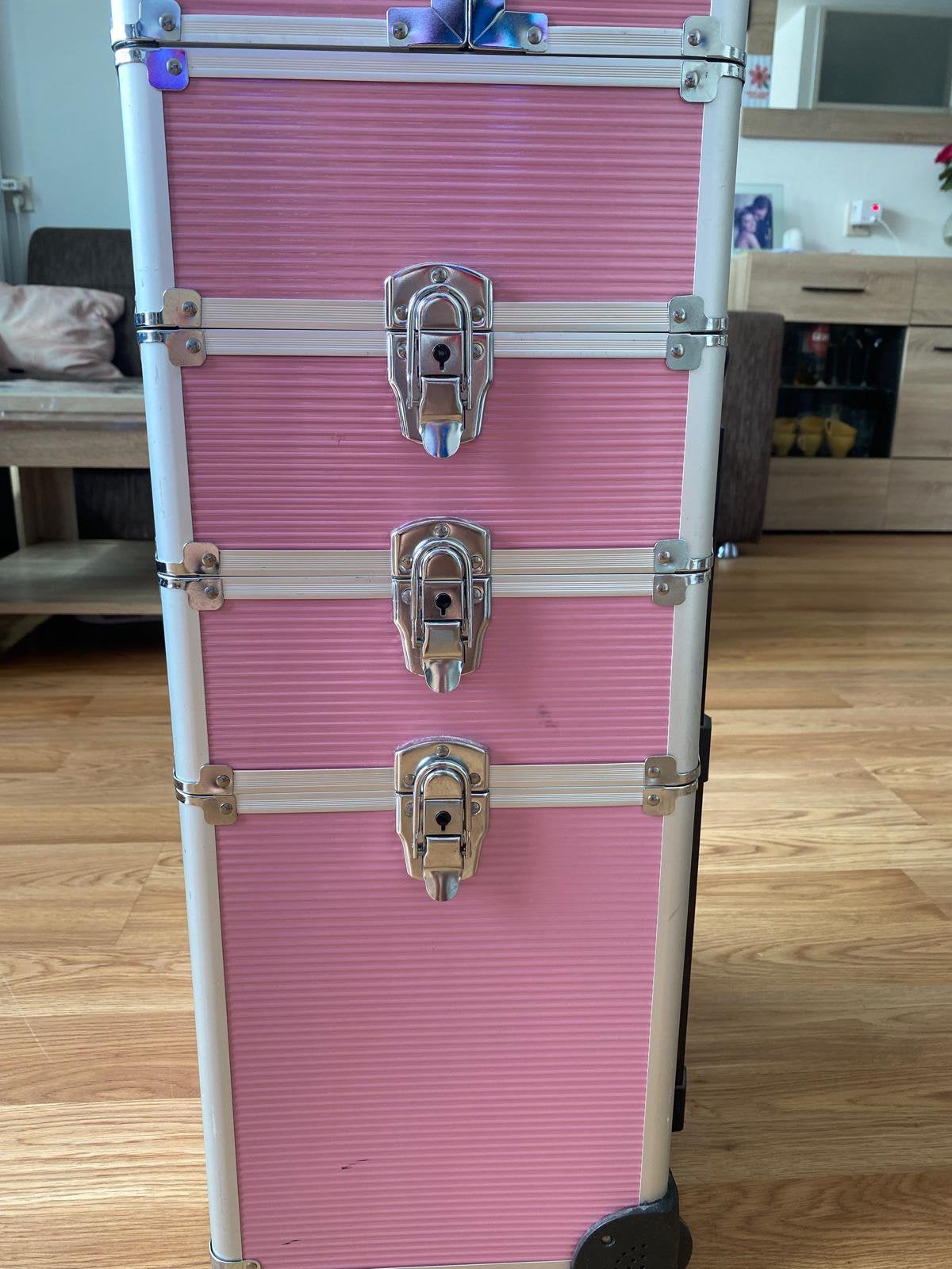 Te koop: Professionele make-up trolley op wielen, Sieraden, Tassen en Uiterlijk, Beautycases, Ophalen, Zo goed als nieuw, Roze