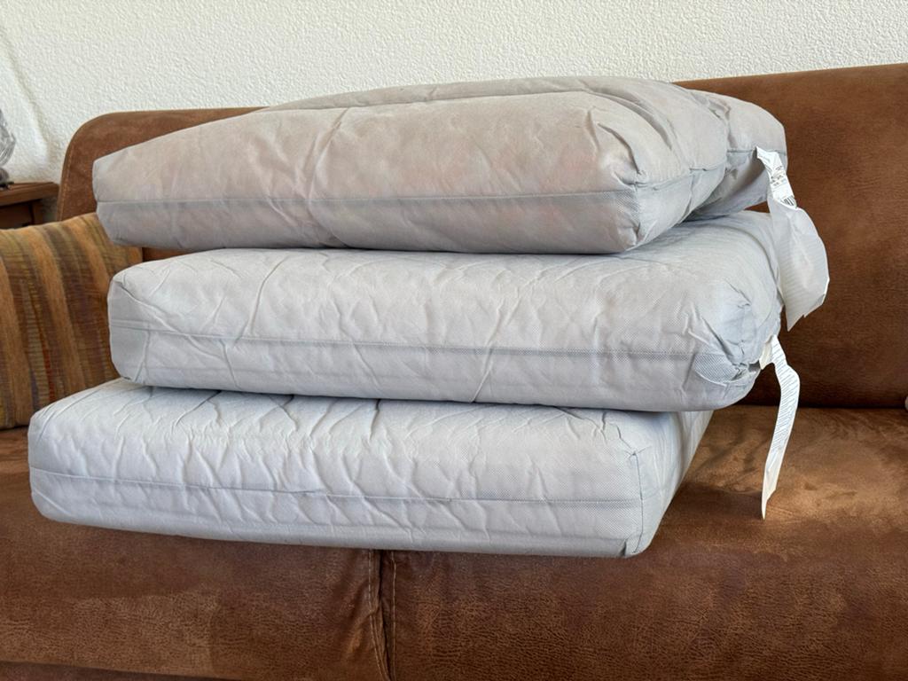 IKEA DUVHOLMEN binnenkussens: 2 zitkussens, 1 rugkussen, Tuin en Terras, Ophalen, Zo goed als nieuw