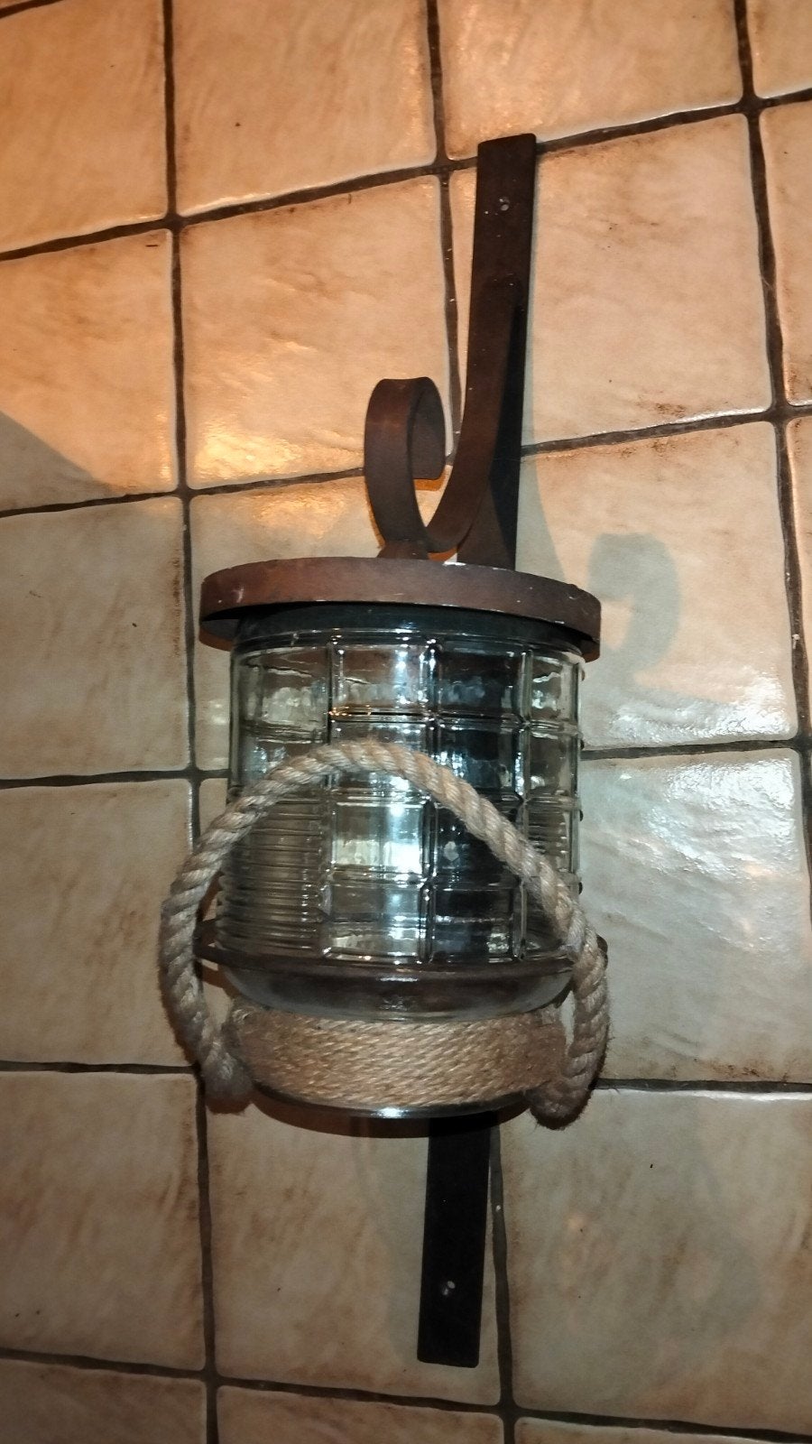 Brocante grote zware wandkandelaar met windlicht, Antiek en Kunst, Ophalen