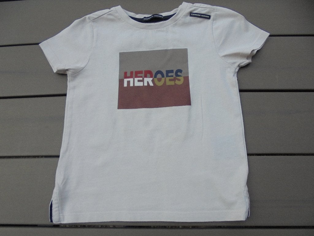 Beige shirtje COMMON HEROES, Ophalen of Verzenden, Zo goed als nieuw, Shirt of Longsleeve, Jongen