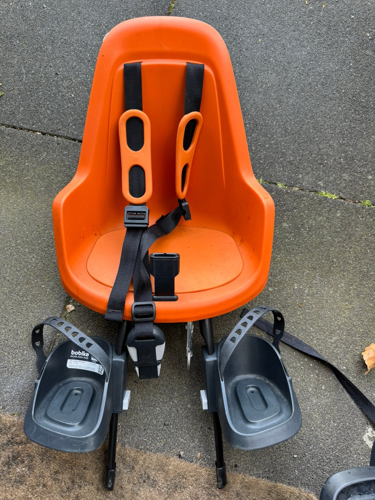 Bobike voorzitje met scherm, Fietsen en Brommers, Fietsaccessoires | Fietsstoeltjes, Ophalen, Zo goed als nieuw, Voorzitje, Voetsteuntjes