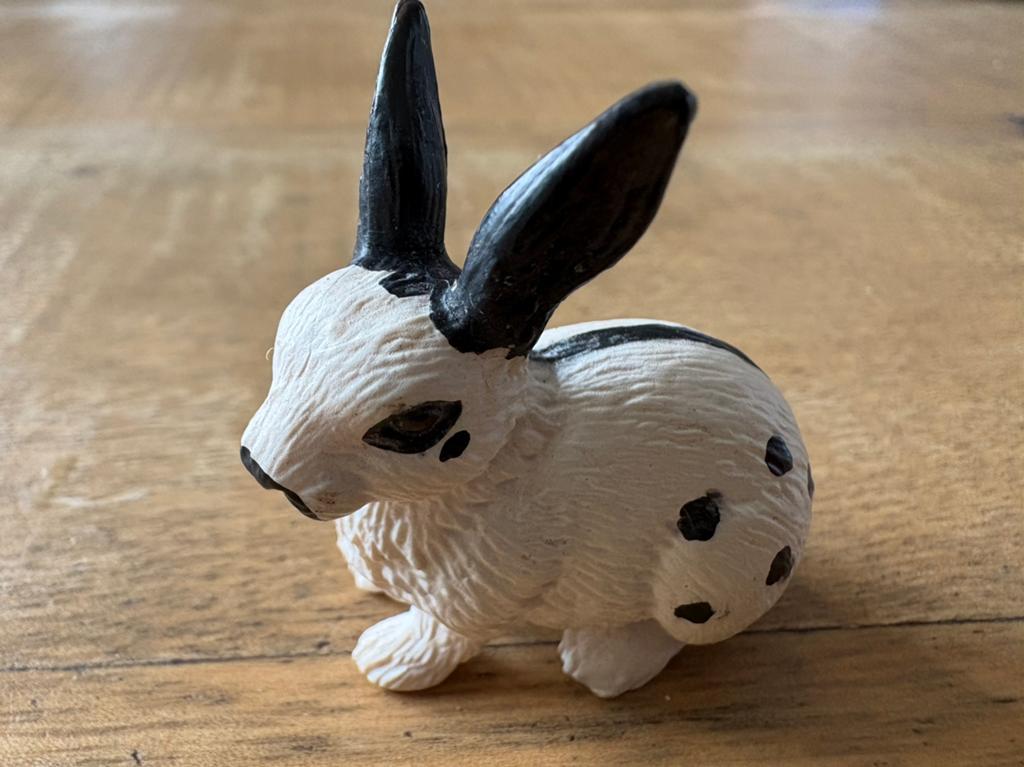 Schleich konijn zwart wit, Verzamelen, Dierenverzamelingen, Ophalen of Verzenden, Gebruikt, Overige soorten, Beeldje of Figuurtje