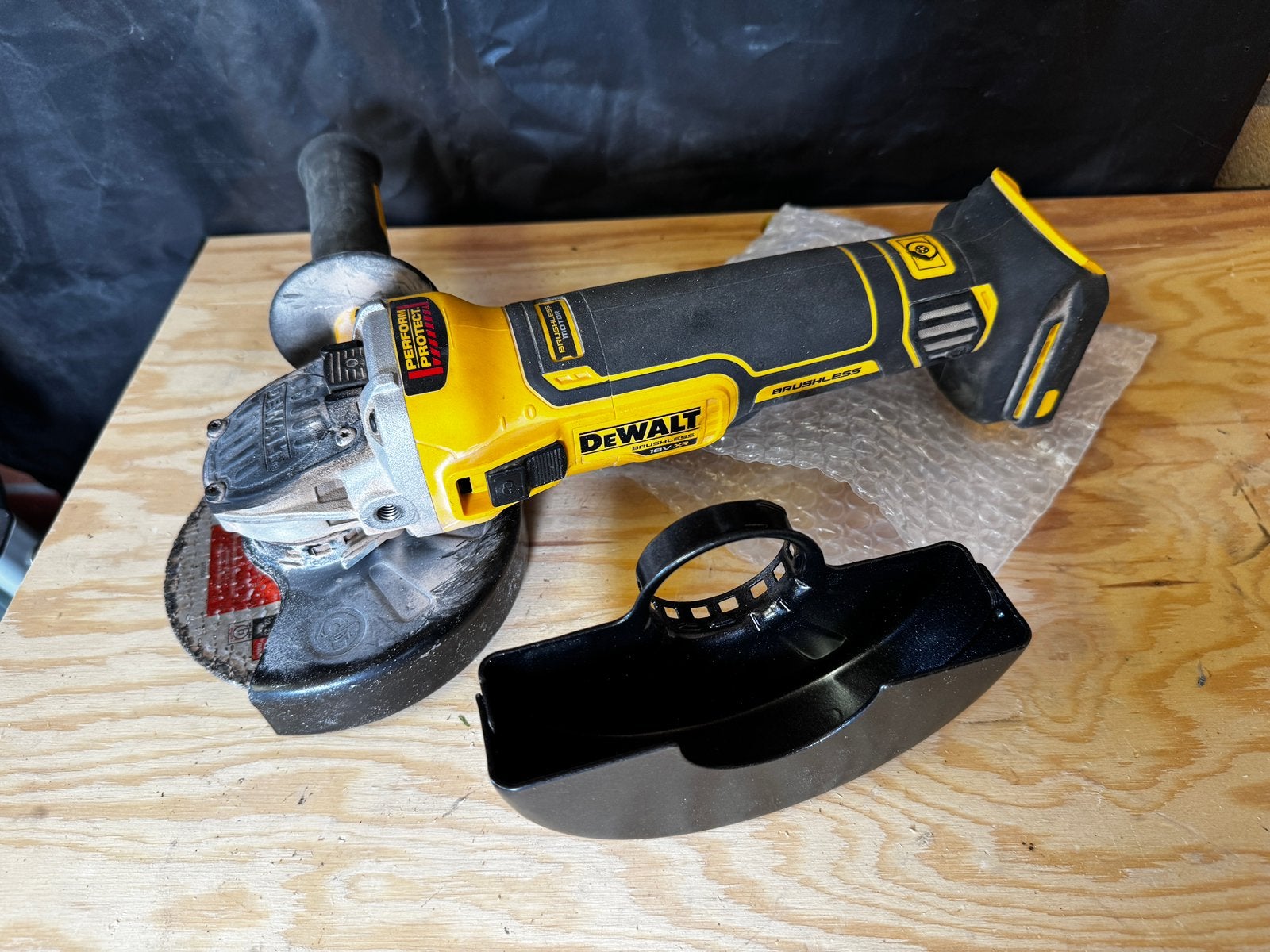 DeWalt DCG405 haakse slijper 18v, Ophalen of Verzenden, Zo goed als nieuw, Haakse handslijpmachine