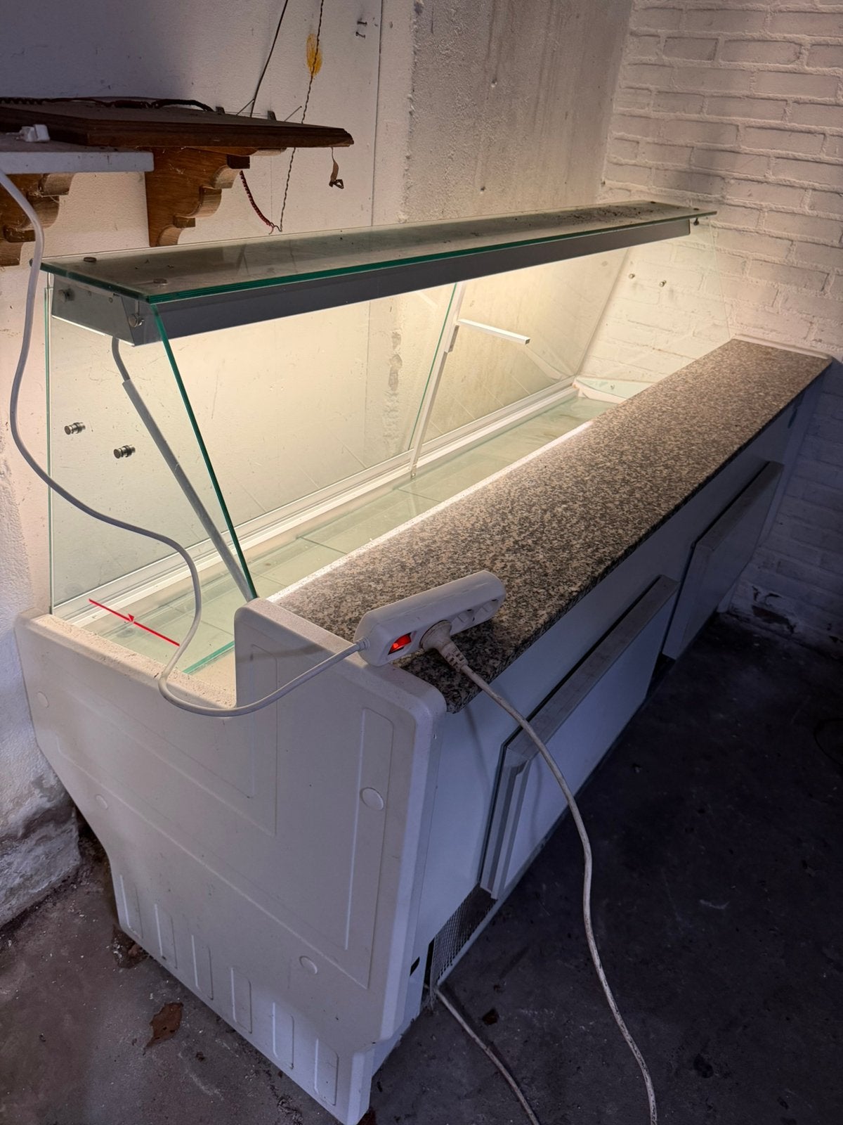 Koel vitrine, Ophalen, Gebruikt