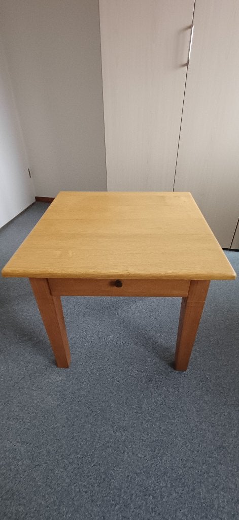 tafeltjes, Huis en Inrichting, Tafels | Bijzettafels, Minder dan 55 cm, Gebruikt, Bladen opnieuw gelakt,  in kleur iets afwijkend