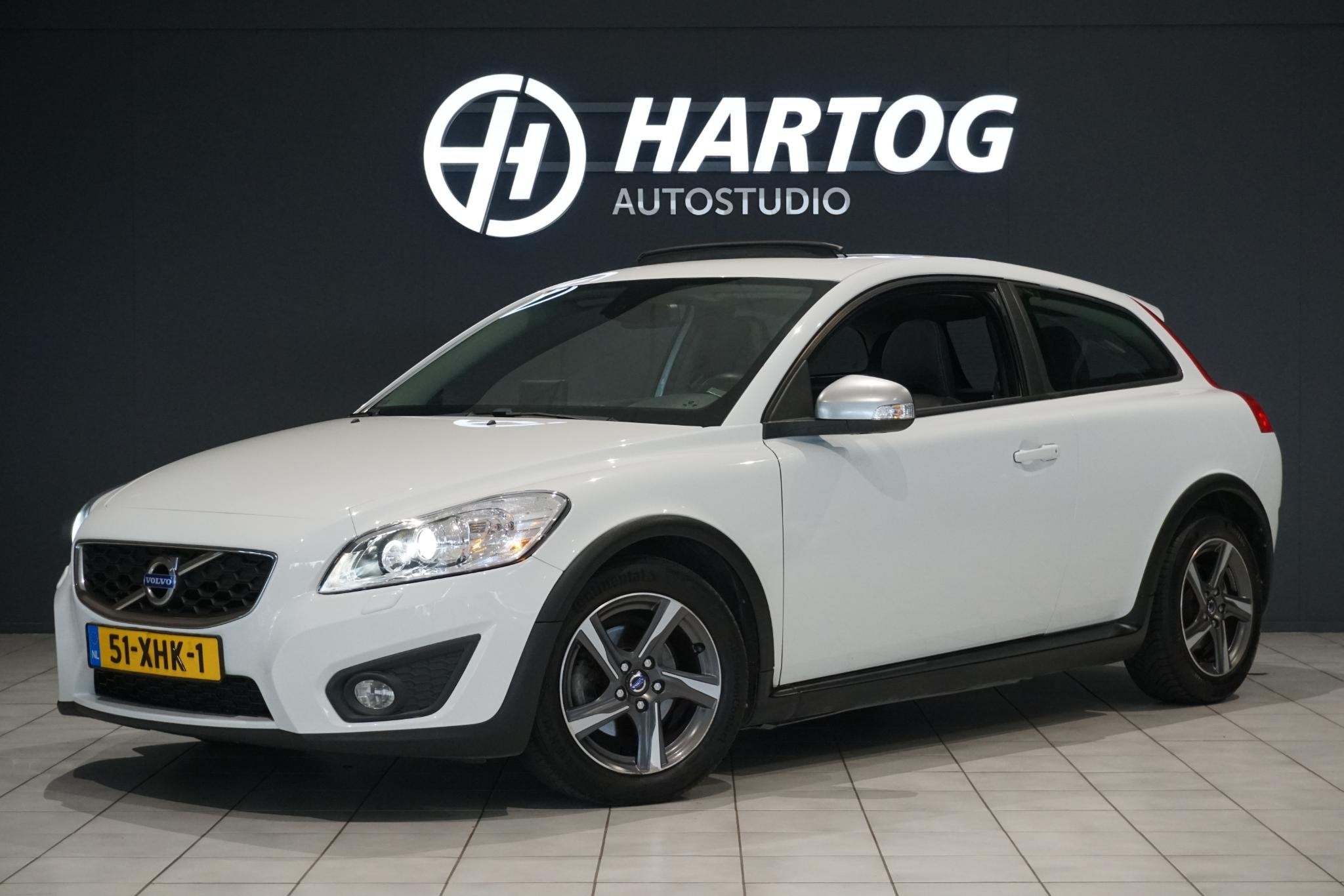 Volvo C30 1.6 D2 R-edition + PANO / NAVI / LEDER / XENON / S, Auto's, 28 km/l, Gebruikt, Zwart, 4 cilinders