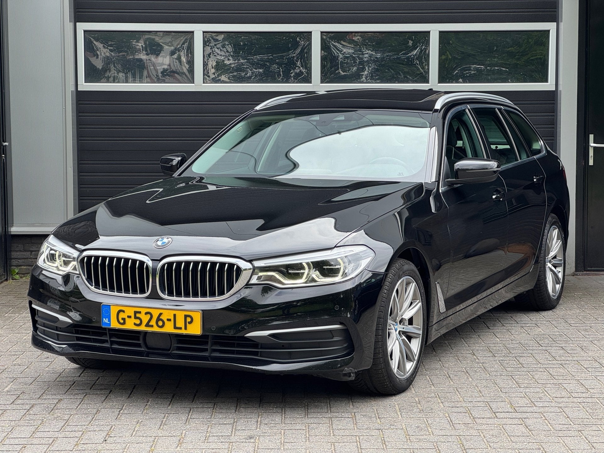BMW 5-serie Touring 540i xDrive High Executive HUD, Pano, Na, Automaat, Gebruikt, Euro 6, 2000 kg