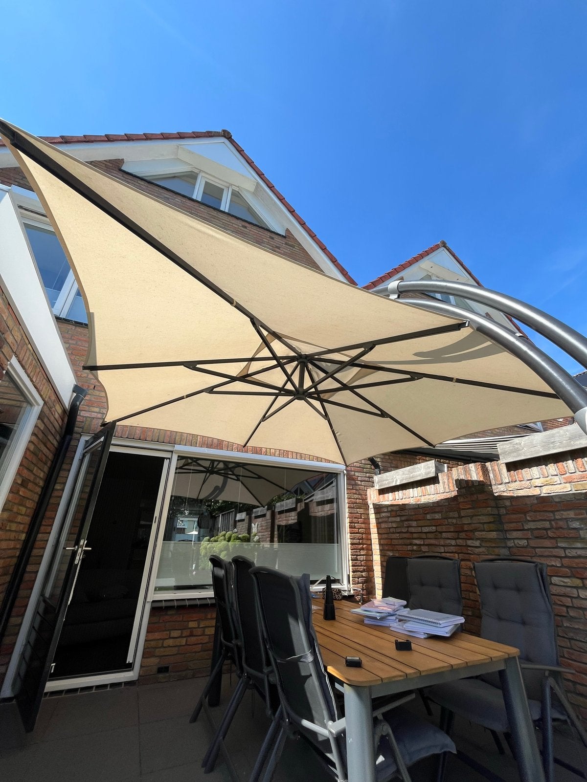 Zweefparasol inclusief voet en beschermhoes, Ophalen, Kantelbaar, 3 tot 4 meter, Zweefparasol
