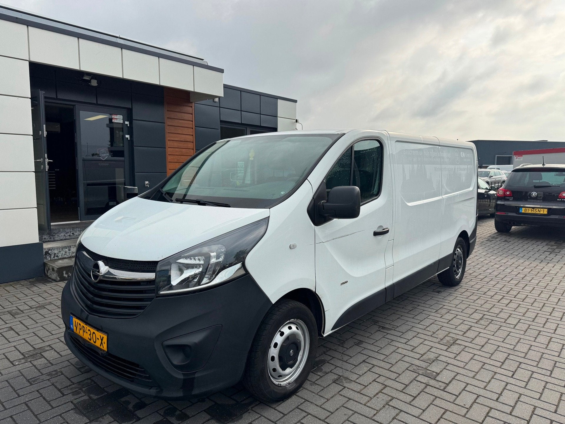 Opel Vivaro 1.6 CDTI L2 airco 3 persoons Navi 2018, Auto's, Voorwielaandrijving, Gebruikt, 2000 kg, Wit