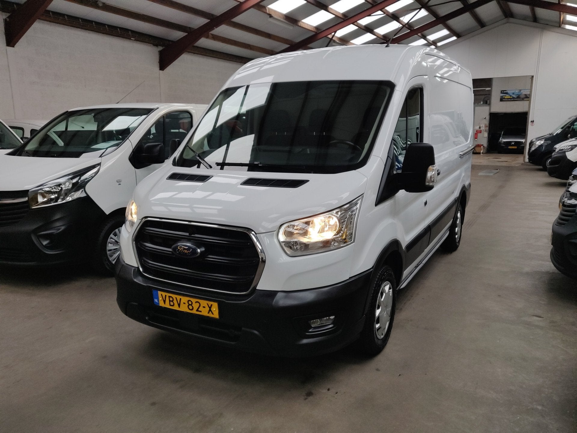 Ford Transit 310 2.0 TDCI L2H2 Trend 2x Schuifdeuren, Voorwielaandrijving, 4 cilinders, Wit, Bedrijf