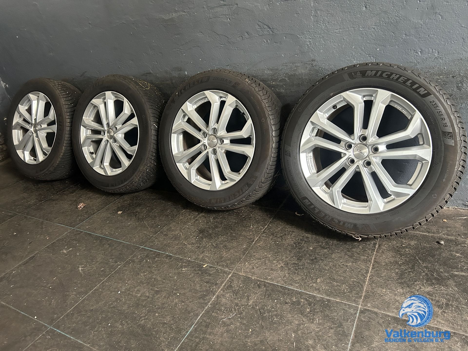 9mm! Volvo XC40 XC60 18 inch velgen 5x108 winterbanden 235/5, Auto-onderdelen, Banden en Velgen, 18 inch, Gebruikt, -, -