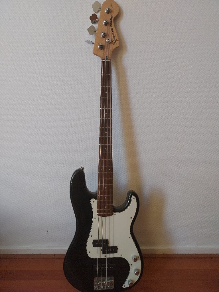 Fender Squier basgitaar, Muziek en Instrumenten, Ophalen, Gebruikt