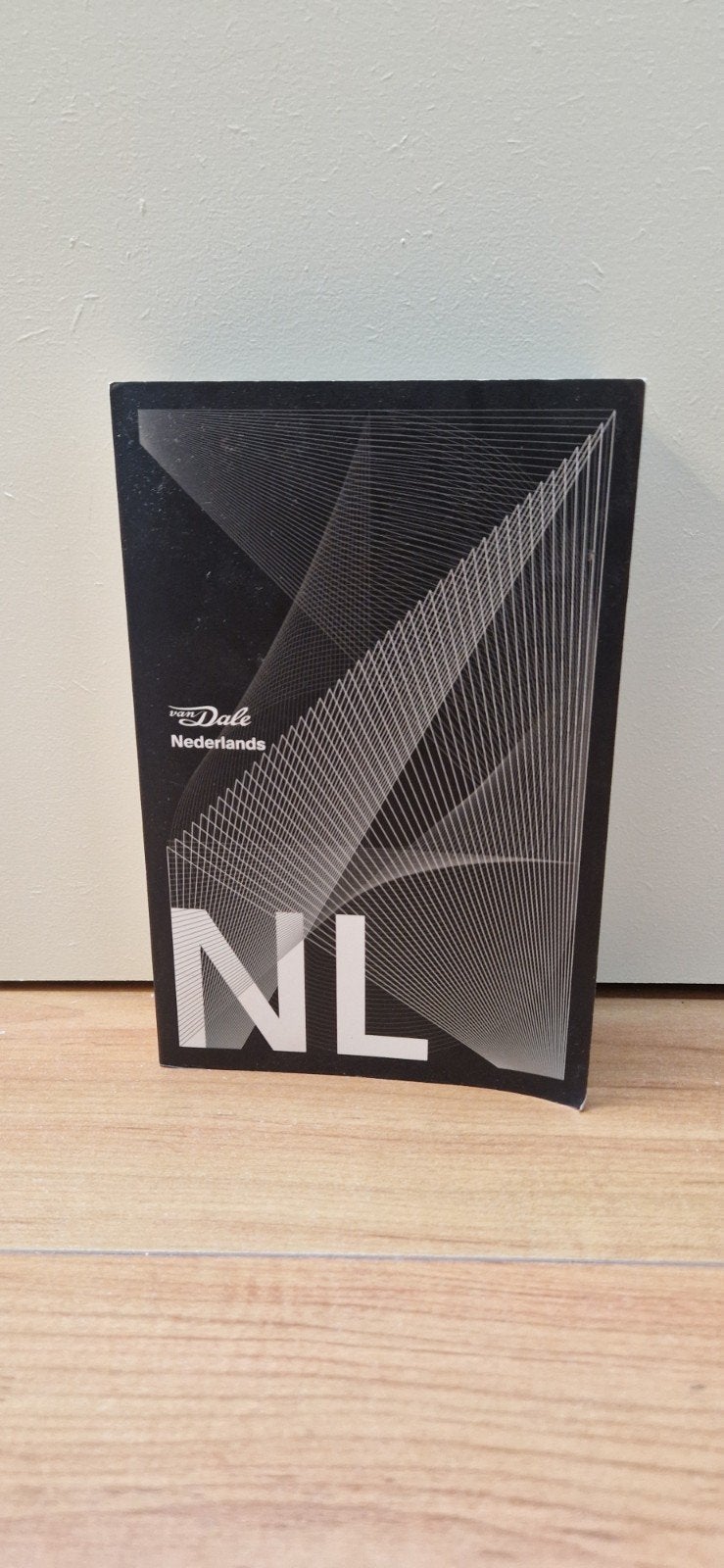 Van Dale Nederlands NL woordenboek, Ophalen of Verzenden, Gelezen, Van Dale, Nederlands