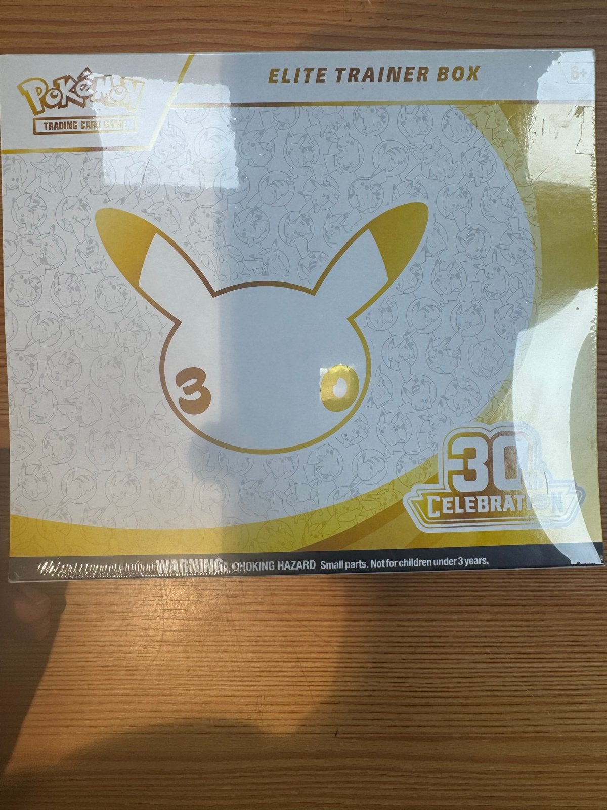 Pokémon 30th Celebration Elite Trainer Box ETB Nieuw Sealed, Ophalen of Verzenden, Nieuw, Overige typen