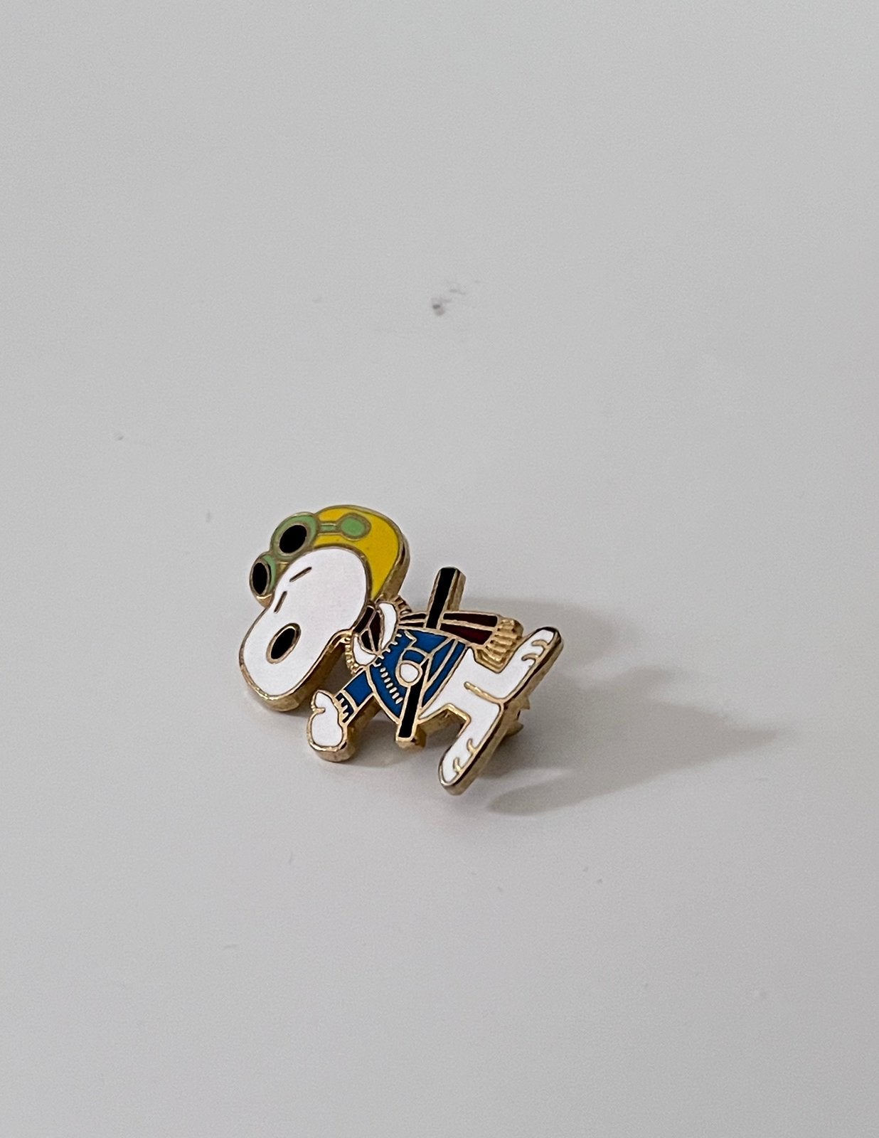 Vintage Snoopy pin/speldje, Ophalen of Verzenden, Zo goed als nieuw, Figuurtje, Speldje of Pin