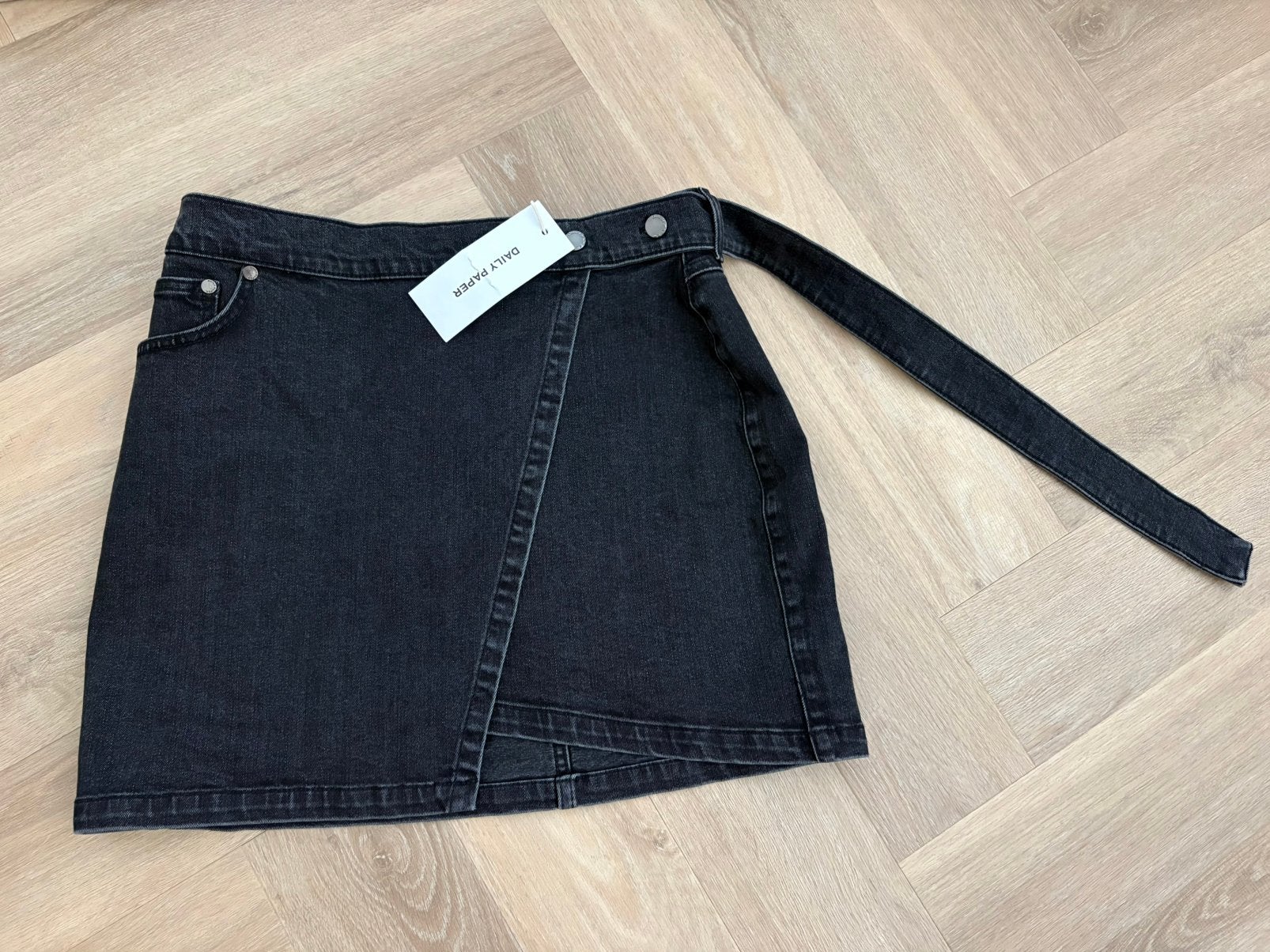 Daily paper rok nieuw, Kleding | Dames, Rokken, Verzenden, Zo goed als nieuw, Zwart, Boven de knie
