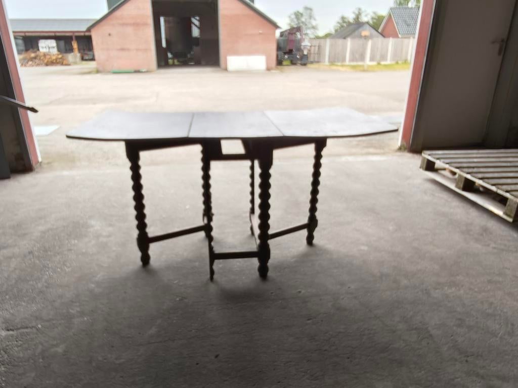 Antieke hangoren klaptafel met gedraaide poten, Ophalen