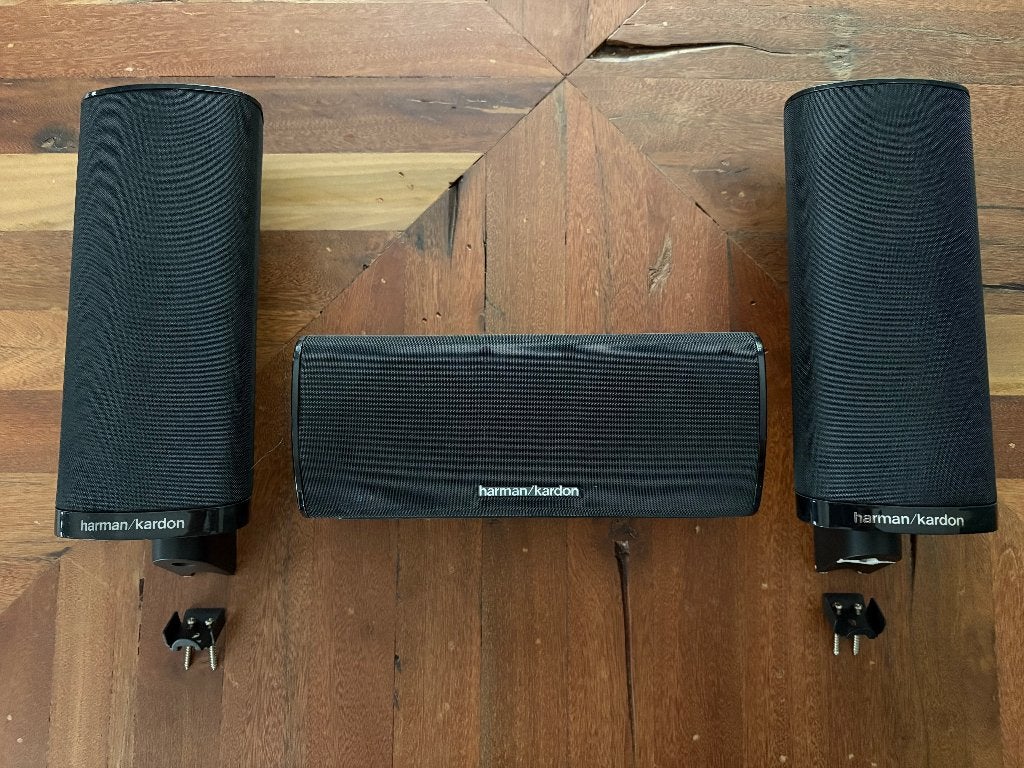 Harman Kardon Surround Speakerset (5 stuks) met 2 Zuilen, Gebruikt, Geschikt voor surround/home cinema, Ophalen of Verzenden, 60 tot 120 watt