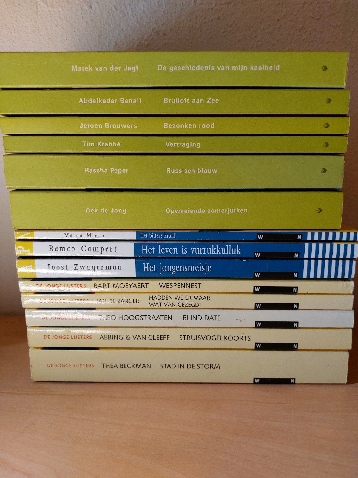 stapel jonge lijster boeken, Ophalen, Zo goed als nieuw