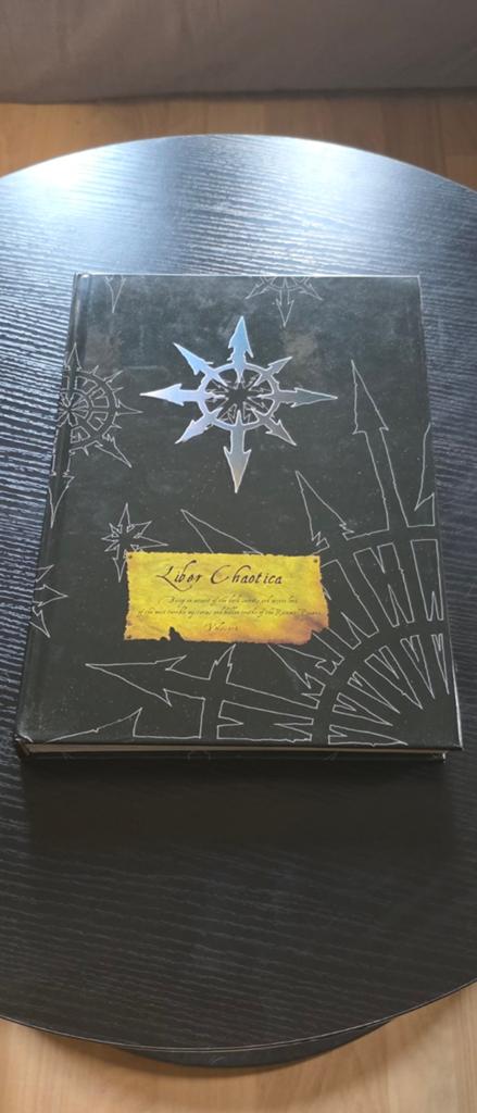 Liber Chaotica Complete Hardcover - Warhammer Fantasy, Ophalen, Zo goed als nieuw