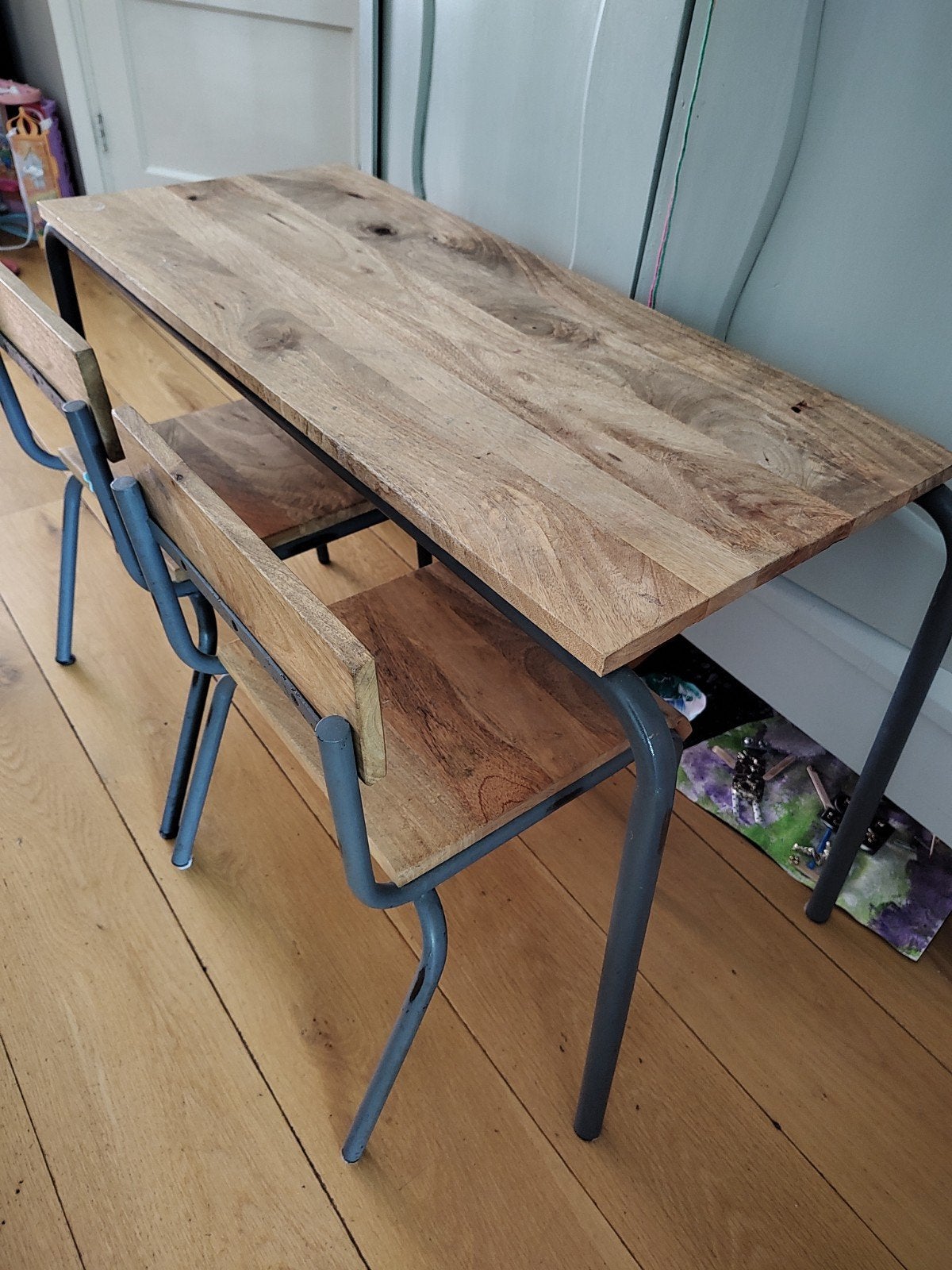 Kinder bureau mangohout met stalen frame. Incl 2 stoelen, Kinderen en Baby's, Ophalen, Stoel(en)