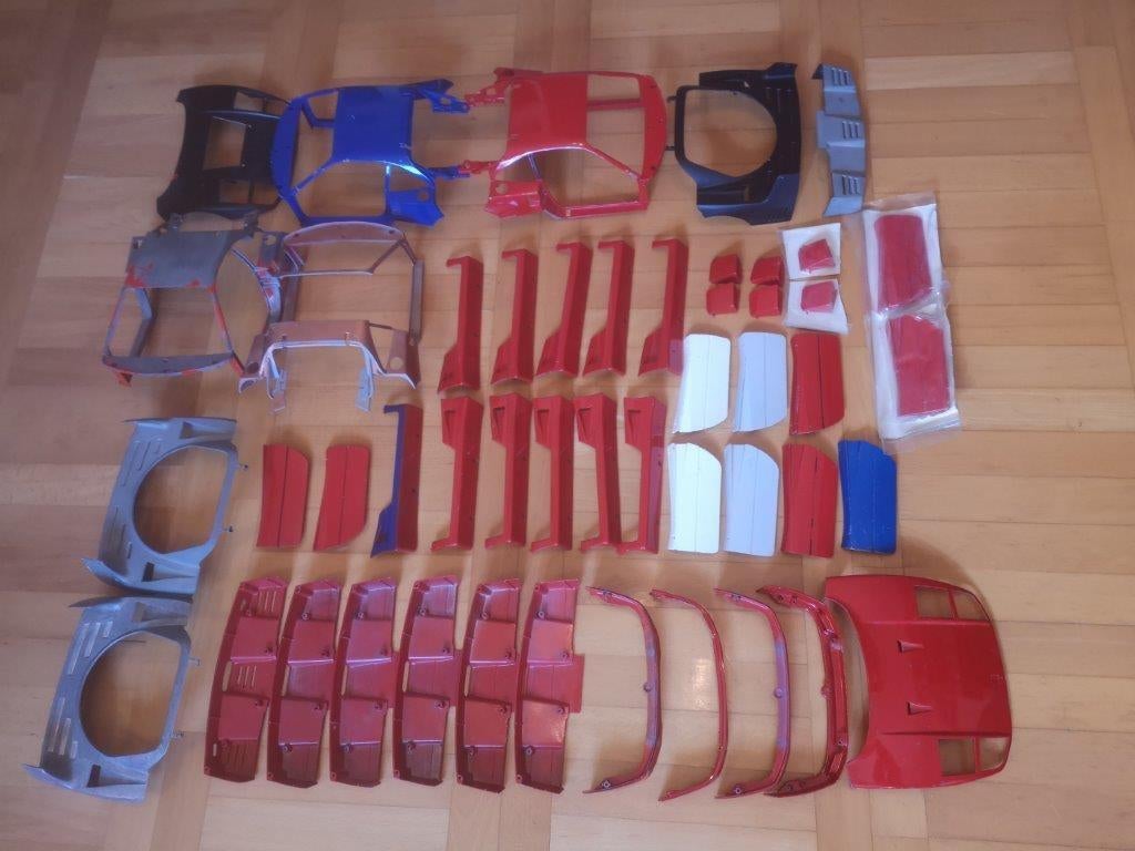 Metalen delen F40 en Testarossa Pocher 1/8 verschillende stu, Ophalen of Verzenden, Zo goed als nieuw, 1:5 t/m 1:8, Auto