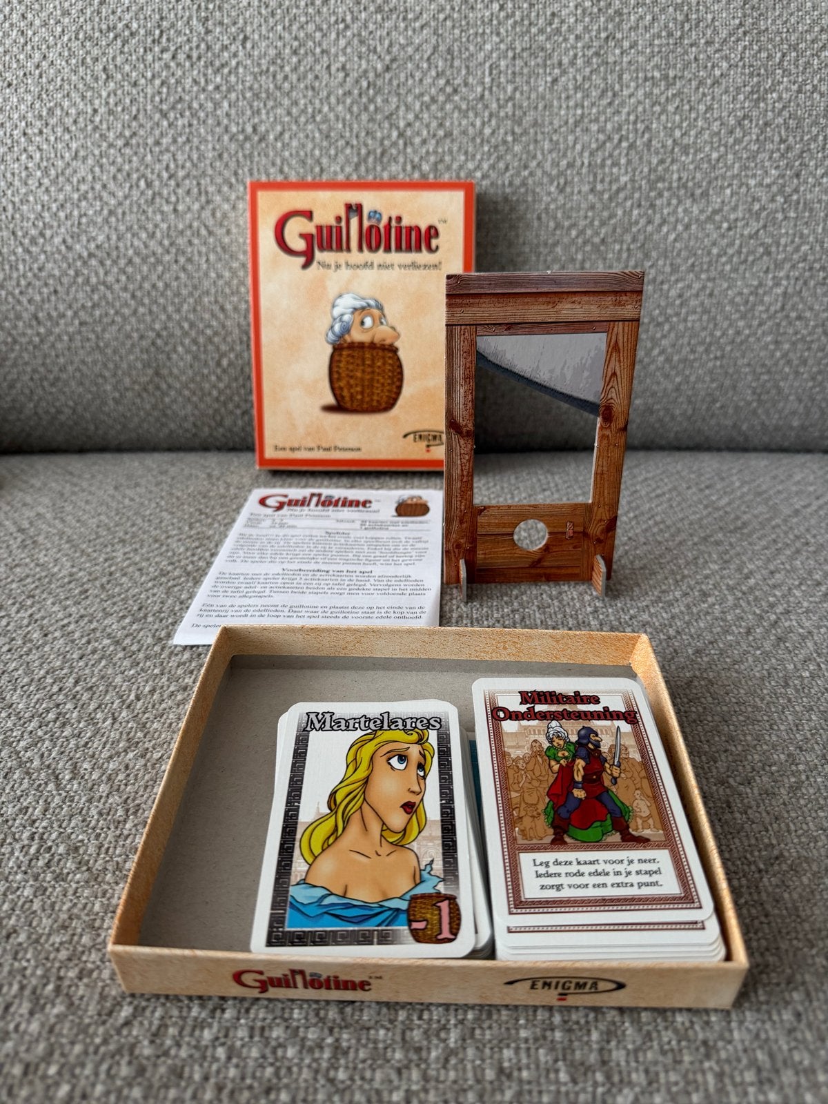 Guillotine kaartspel!, Drie of vier spelers, Ophalen of Verzenden, Zo goed als nieuw