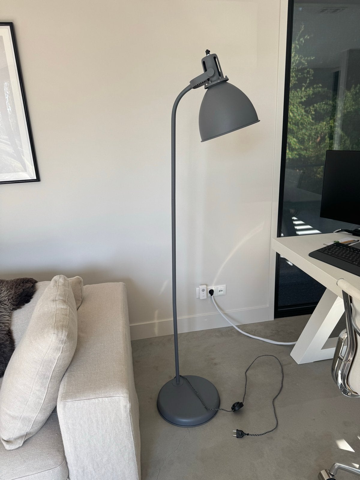 Industriële staande lamp - Grijs - 170cm hoog, Ophalen, Gebruikt, Metaal, 150 tot 200 cm