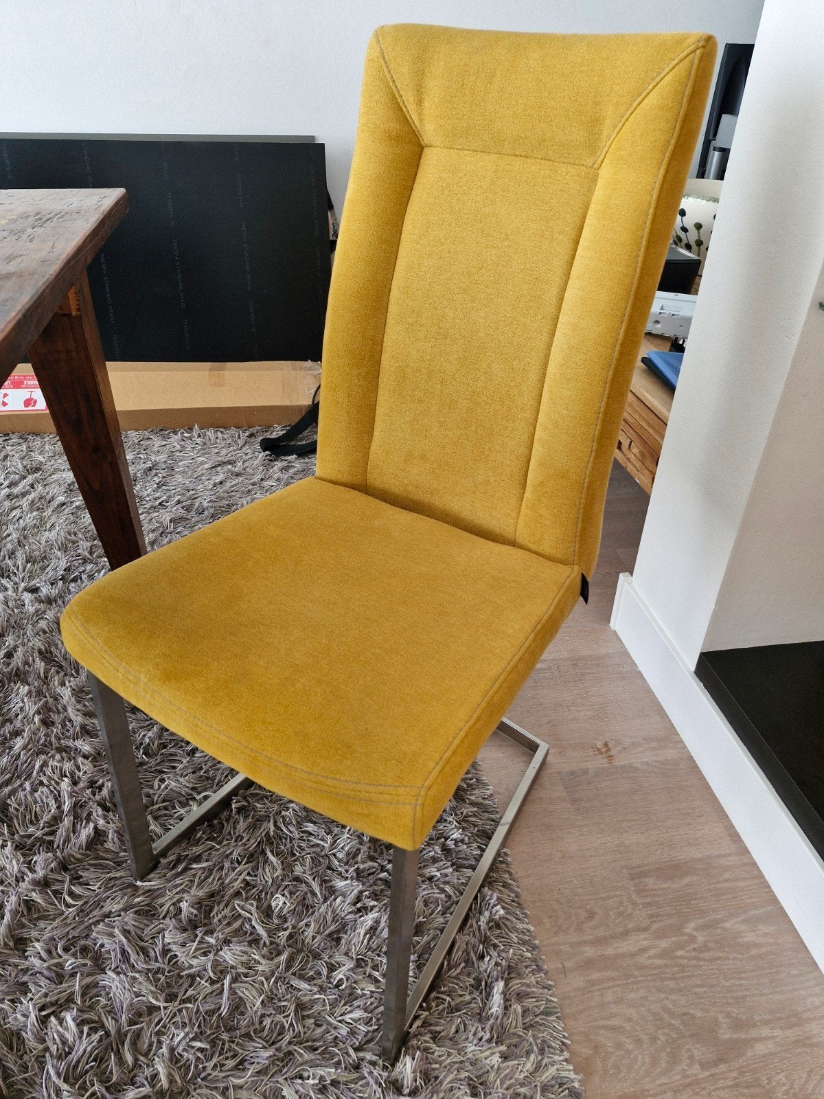 4 moderne eetkamerstoelen met RVS onderstel, Ophalen of Verzenden, Zo goed als nieuw, Grijs, Vier