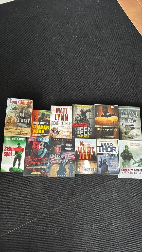 11 diverse thrillers - Goede tot nette kwaliteit, Boeken, Thrillers, Gelezen, Ophalen of Verzenden