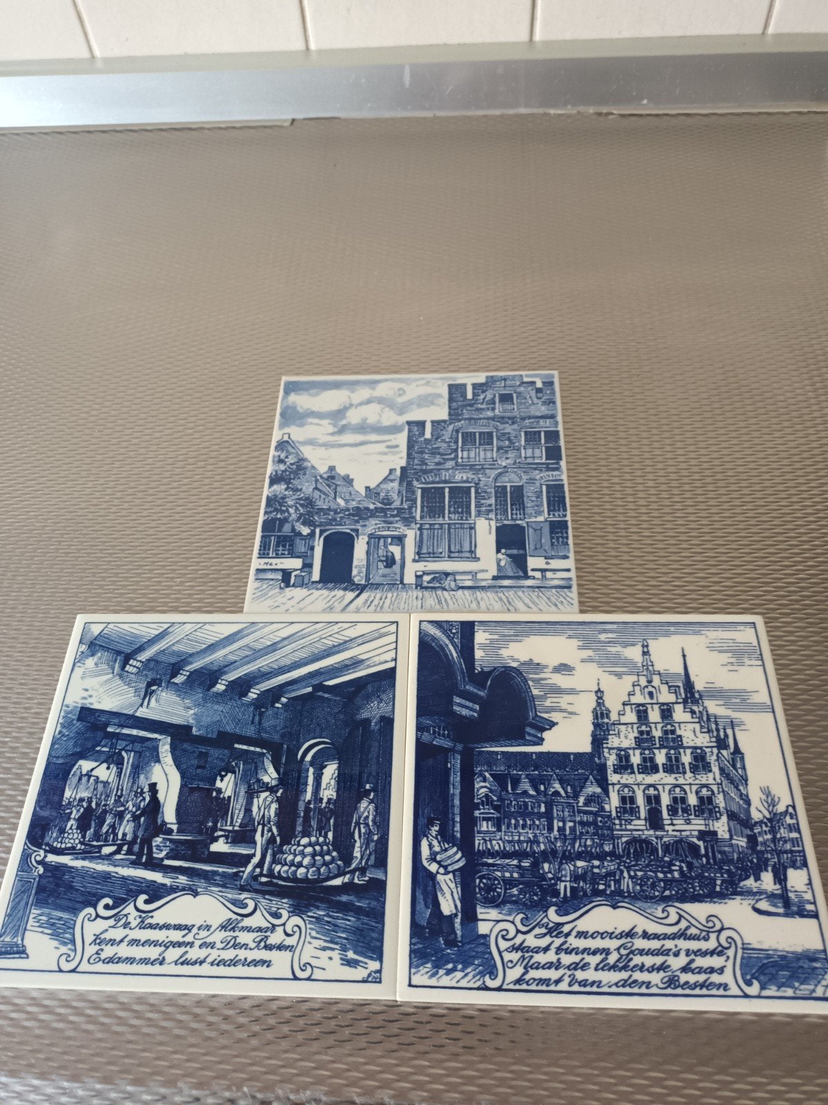 Set van 3 Delftsblauwe tegeltjes van  Gouda/Alkmaar/Vermeer, Antiek en Kunst, Ophalen of Verzenden