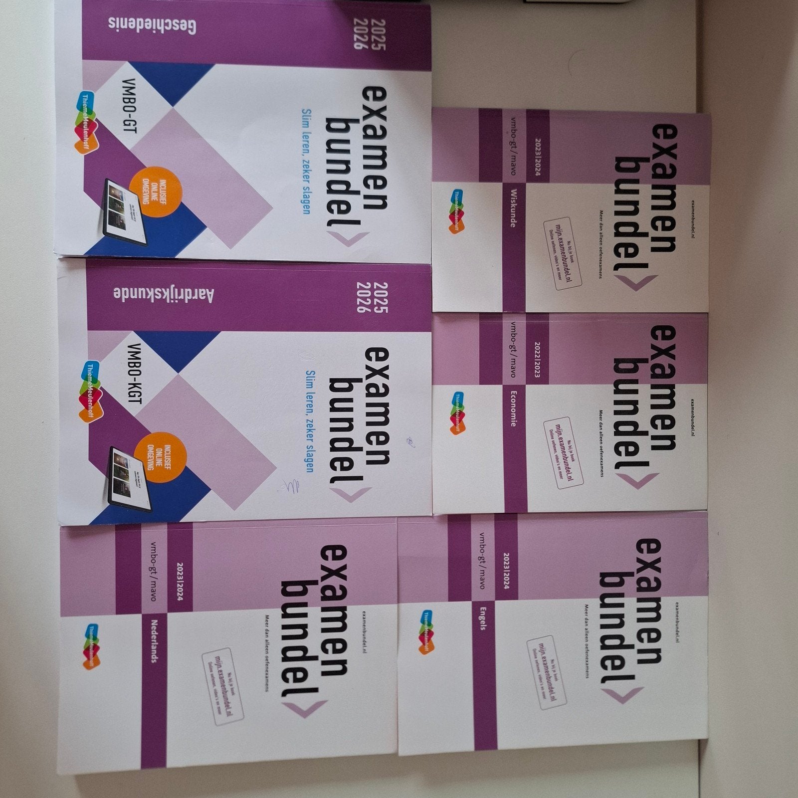 Examenbundels VMBO GT MAVO in 1 koop, Ophalen of Verzenden, Zo goed als nieuw, VMBO, Geschiedenis